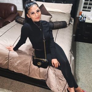 Meet your Posher, Alexus